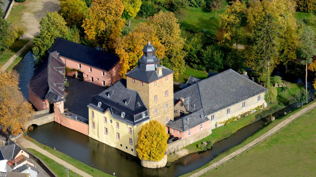 Burg-Kirspenich_eventloaction-lemonpie